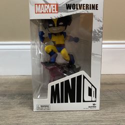 Wolverine Statue By Iron Studios