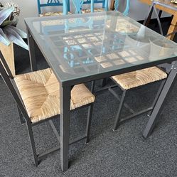brand new dining set with wicker chairs