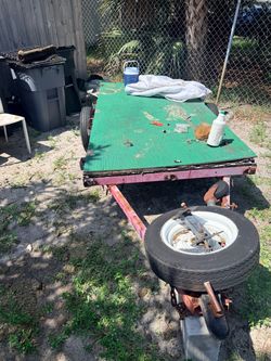 tilt-bed trailer