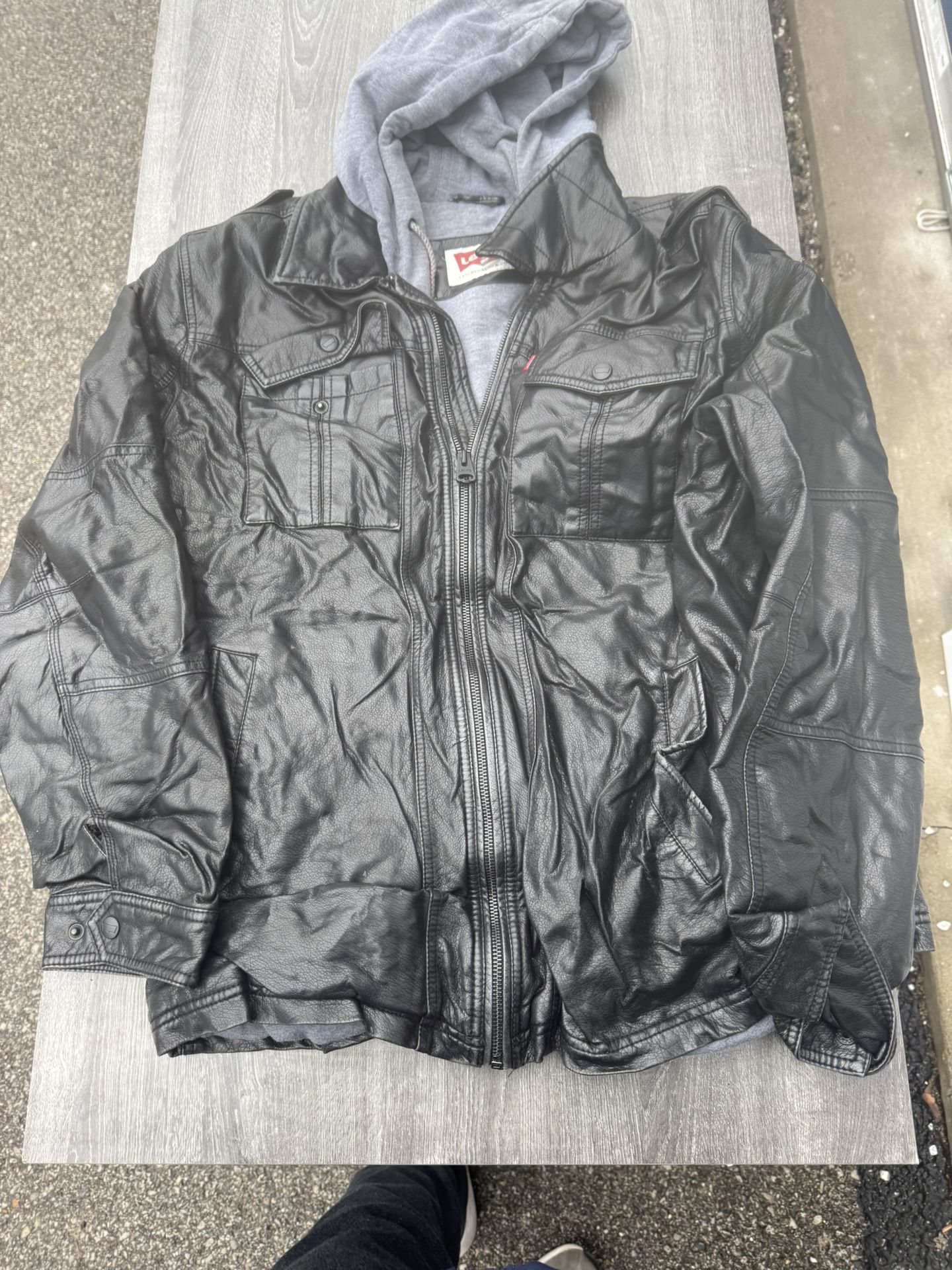 Levi's men's faux leather hooded trucker jacket Size XL