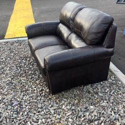 Leather Love Seat 
