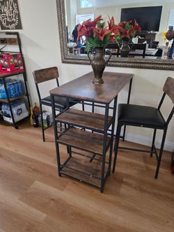 Dinner table  small kitchen table