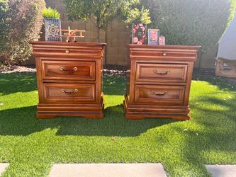 Pair of Traditional Wood Nightstands