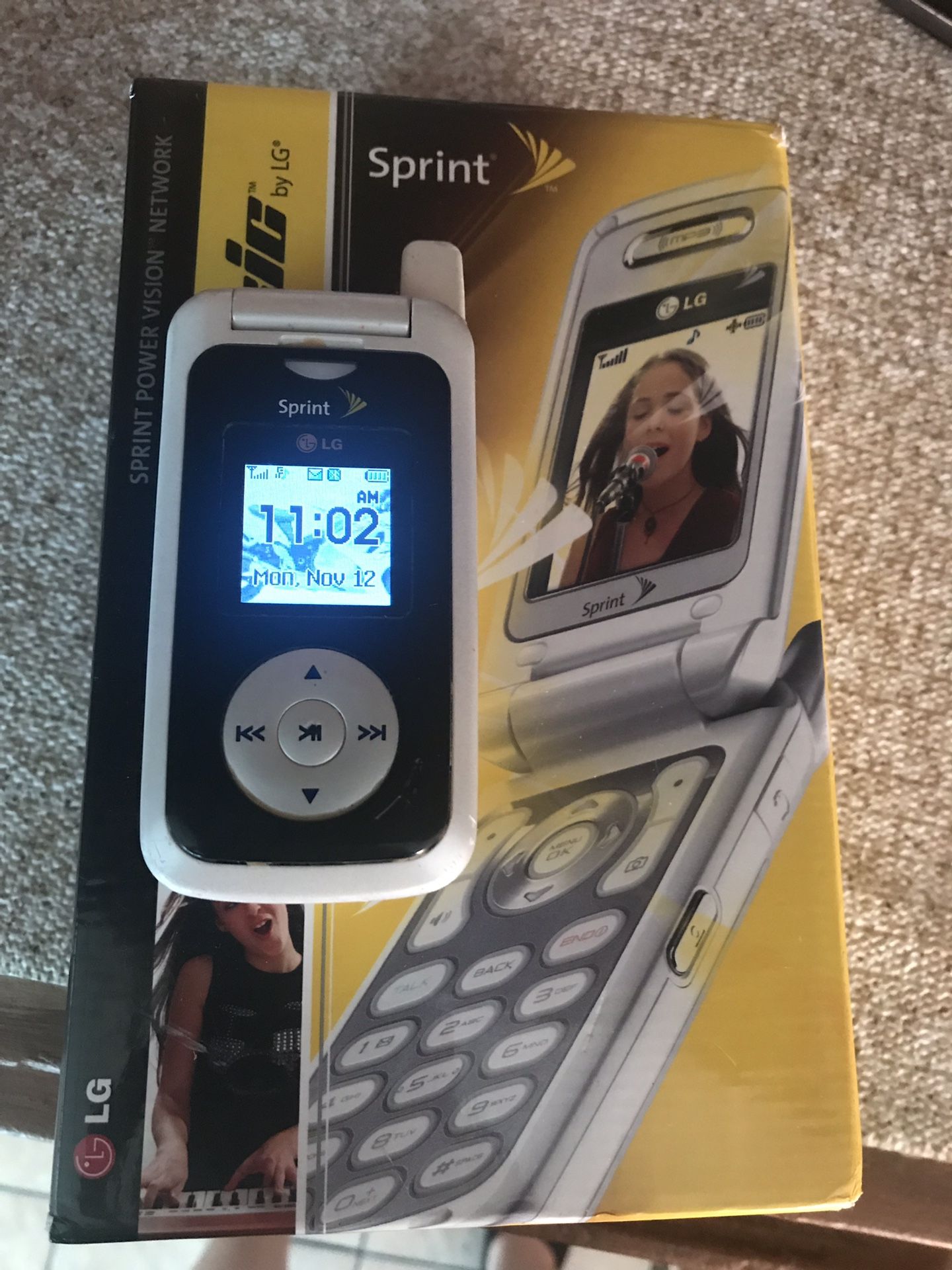 LG FUSIC PHONE BY SPRINT