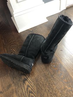 Uggs , snow boots, size 2 - unisex
