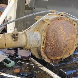 2001 Ford F-350 rear axle with suspension and lift parts