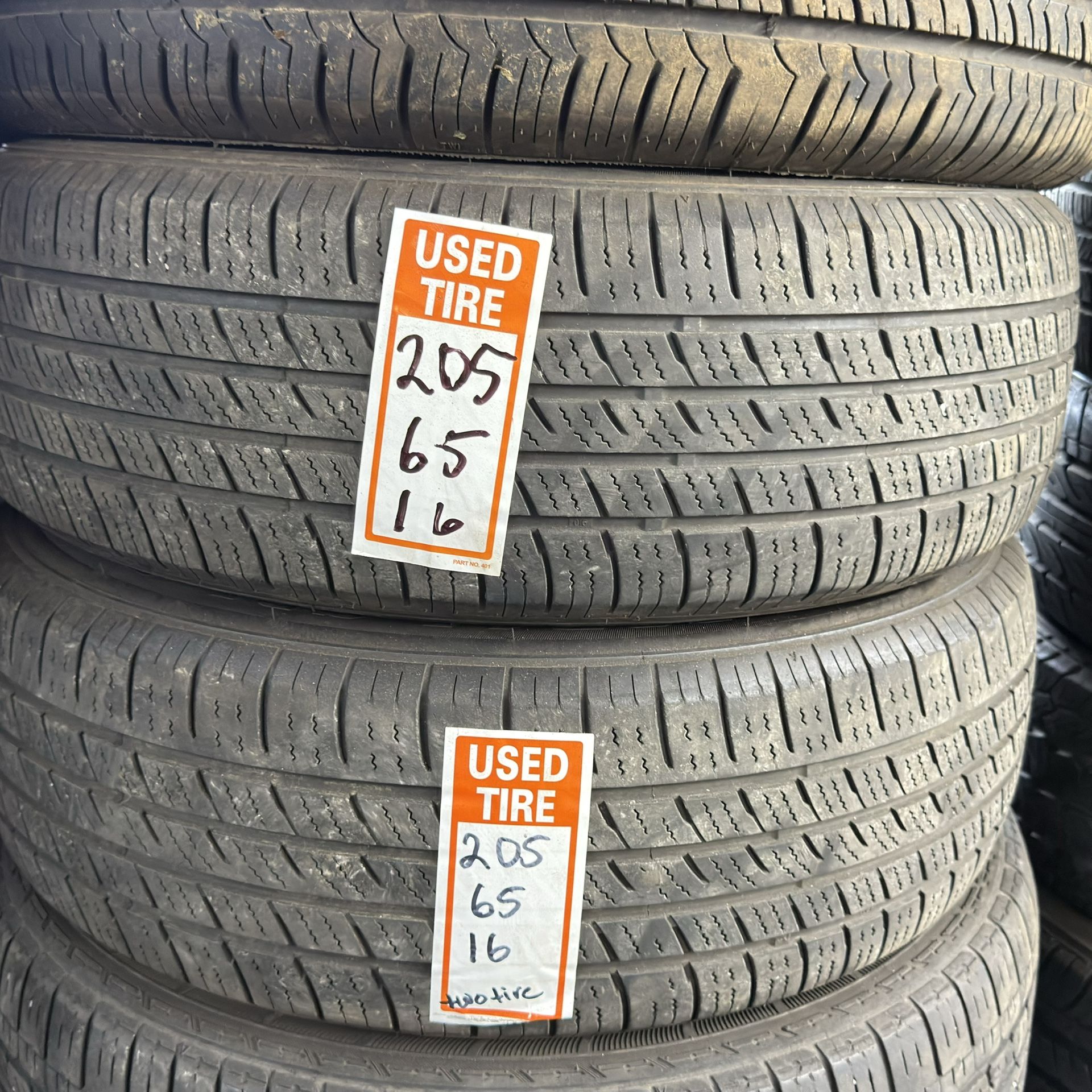 205/65/16 Two Tires π π¦