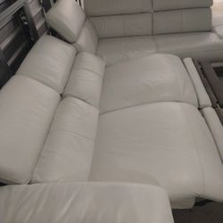 SECTIONAL GENUINE LEATHER RECLINER ELECTRIC WHITE COLOR.. DELIVERY SERVICE AVAILAIBLE 💥✅🚚