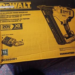 DeWalt 15 Ga Angled Finish Nailer Kit.