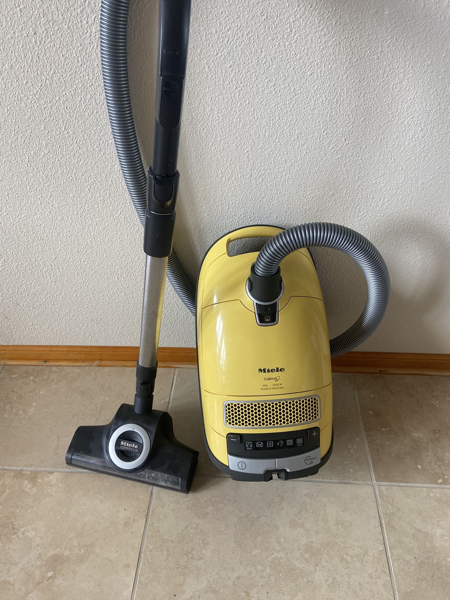 Miele C3 Canister Vacuum Cleaner 