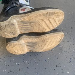 Dirt bike boots