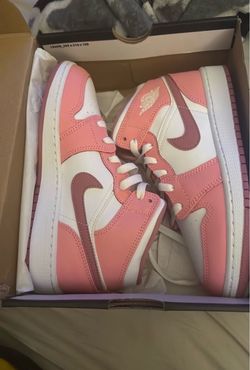 Pink air jordan 1s