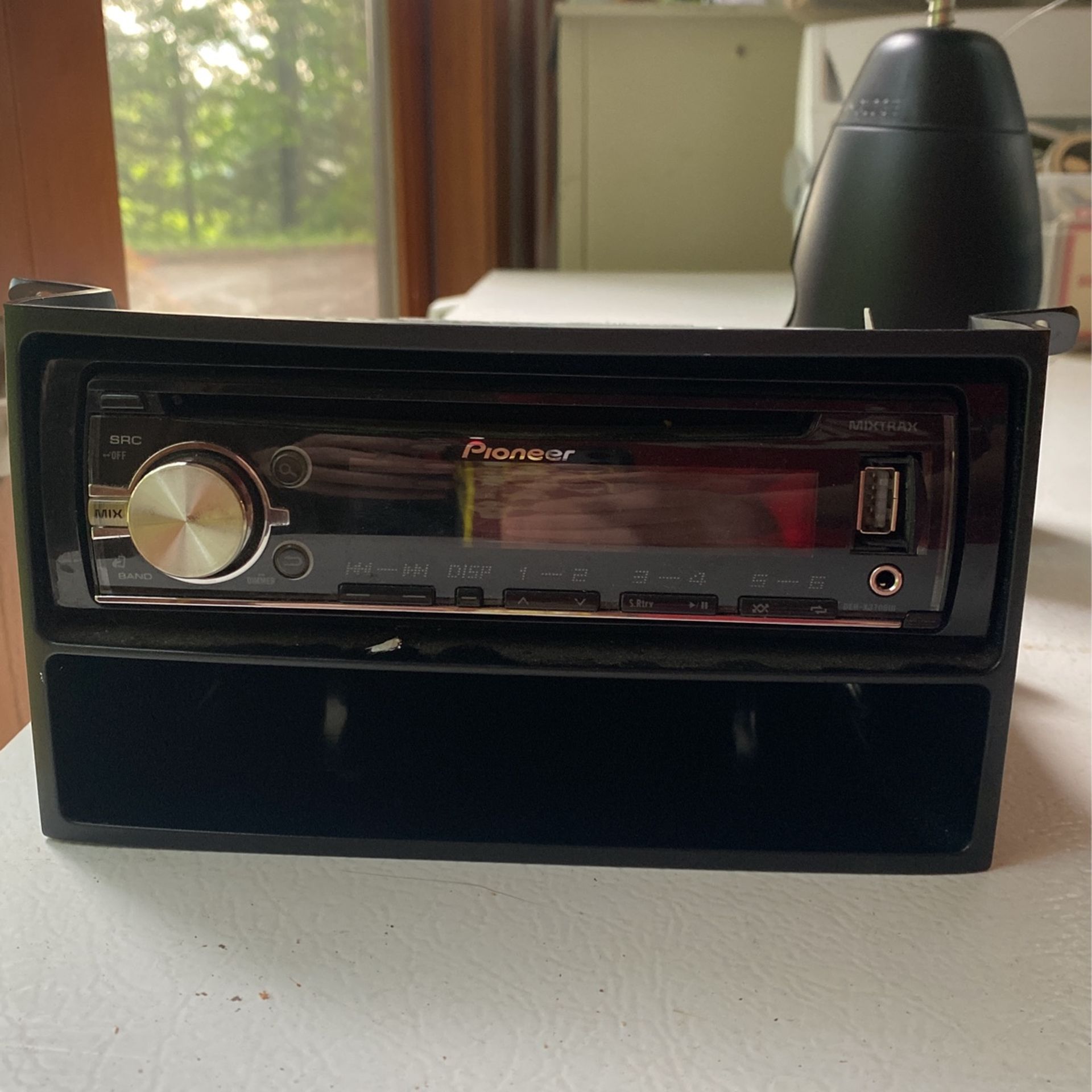 Pioneer Deh-x3700ui Decker for Sale in Portland, OR - OfferUp