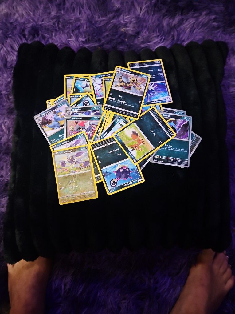 45 Pokémon Cards