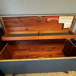 Lane Cedar Chest