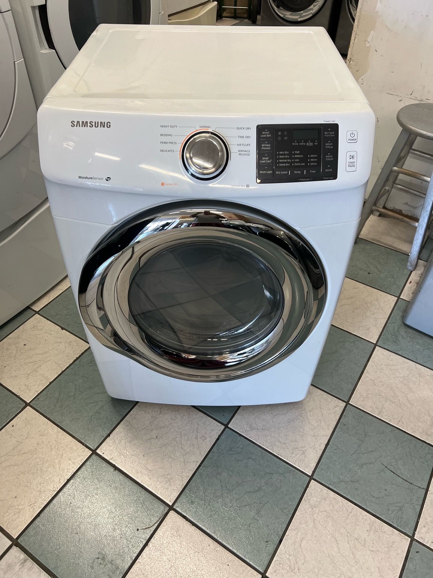 Samsung electric dryer( Delivery Available)