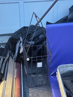 Tennis basket to collect balls
