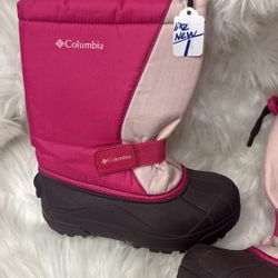 Columbia Brand LIKE NEW Girls Size One Snow Boots $25. Perfect Condition.! pick up downtown LA Little Tokyo area. Please have exact cash or Zelle onl