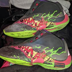 Excellent Condition Reebok Ghost Buster Shoes