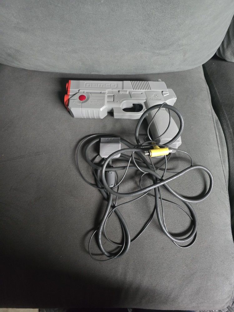 PlayStation 1 guncon light gun ps1