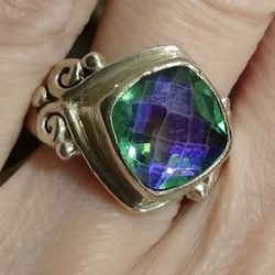 Size 6.75 Pretty 😍 NEW Genuine Quartz Sajen Designer Ring! 💍💜💚