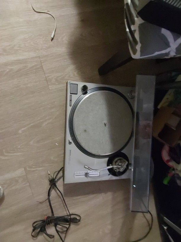 Technics SL-1200 MK2