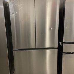 LG Smart 26.5 cu.ft. Smart Counter-Depth MAX French Door Refrigerator, New Scratch and Dent