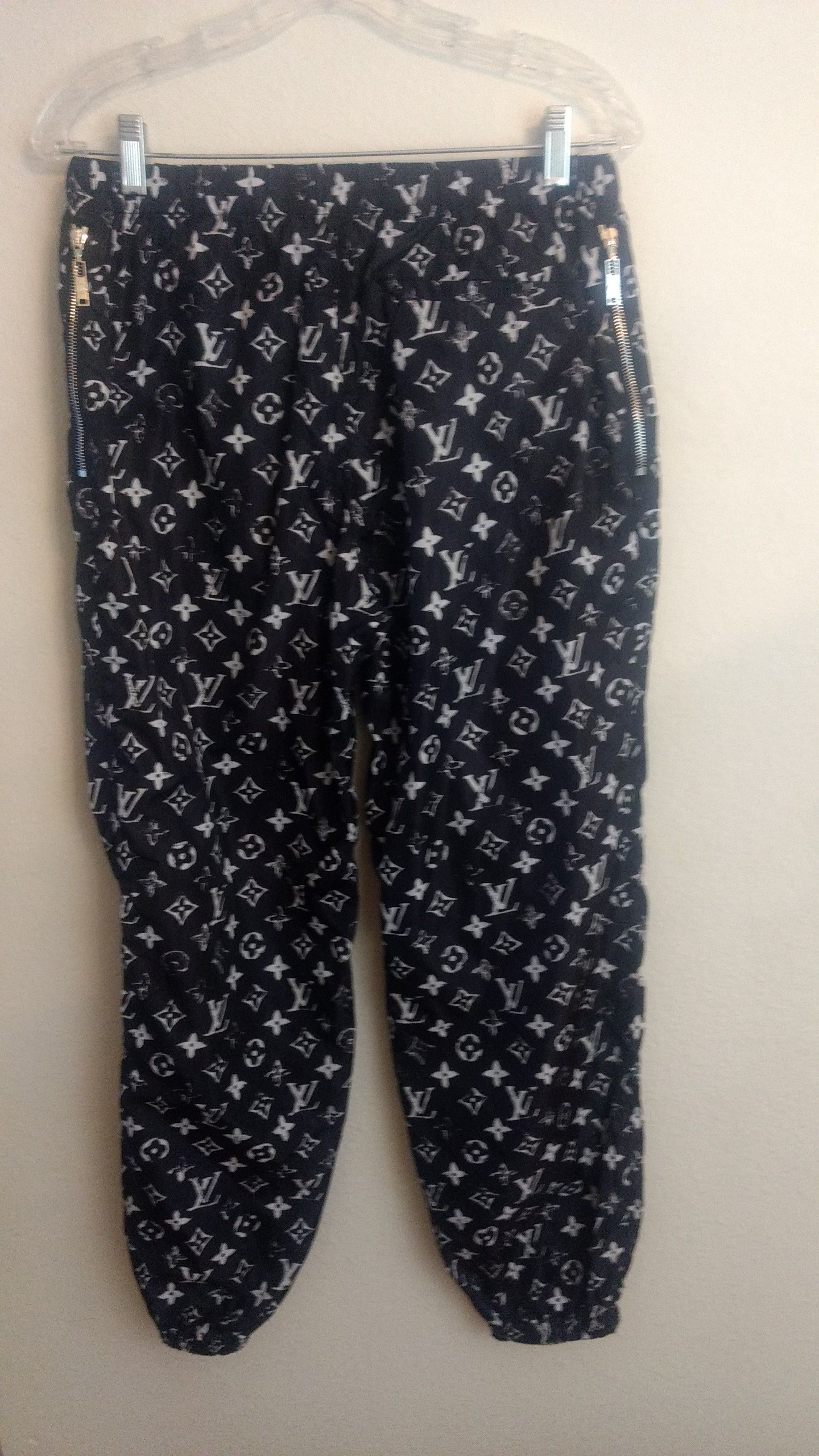 Louis Vuitton Stencil Effect Black White Monogram Logo Jogging Jogger Pants  40