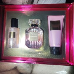 Victoria Secret Bombshell Perfume