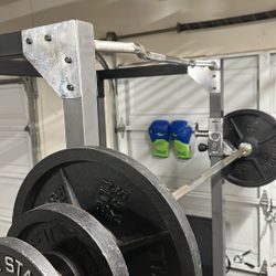 Squat Rack With Set Of Olympic Weights🏋️‍♂️..