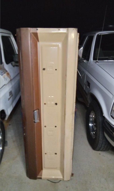 85-86 Ford Trucks Tailgate Part