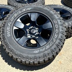 18" OEM 2024 Ram 1500 Night Edition Rims Goodyear Duratrac AT LT275/70R18 10PLY