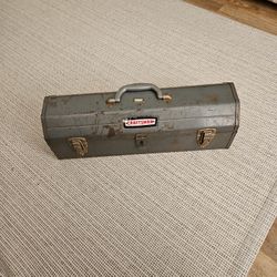 VTG 20" Craftsman 6516 ? Toolbox 