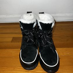 SOREL WINTER BOOTS SIZE 6 - LIGHTLY WORN