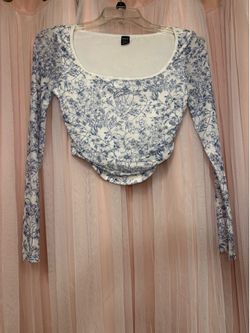 8 dresses & 1 shirt with its matching skirt!