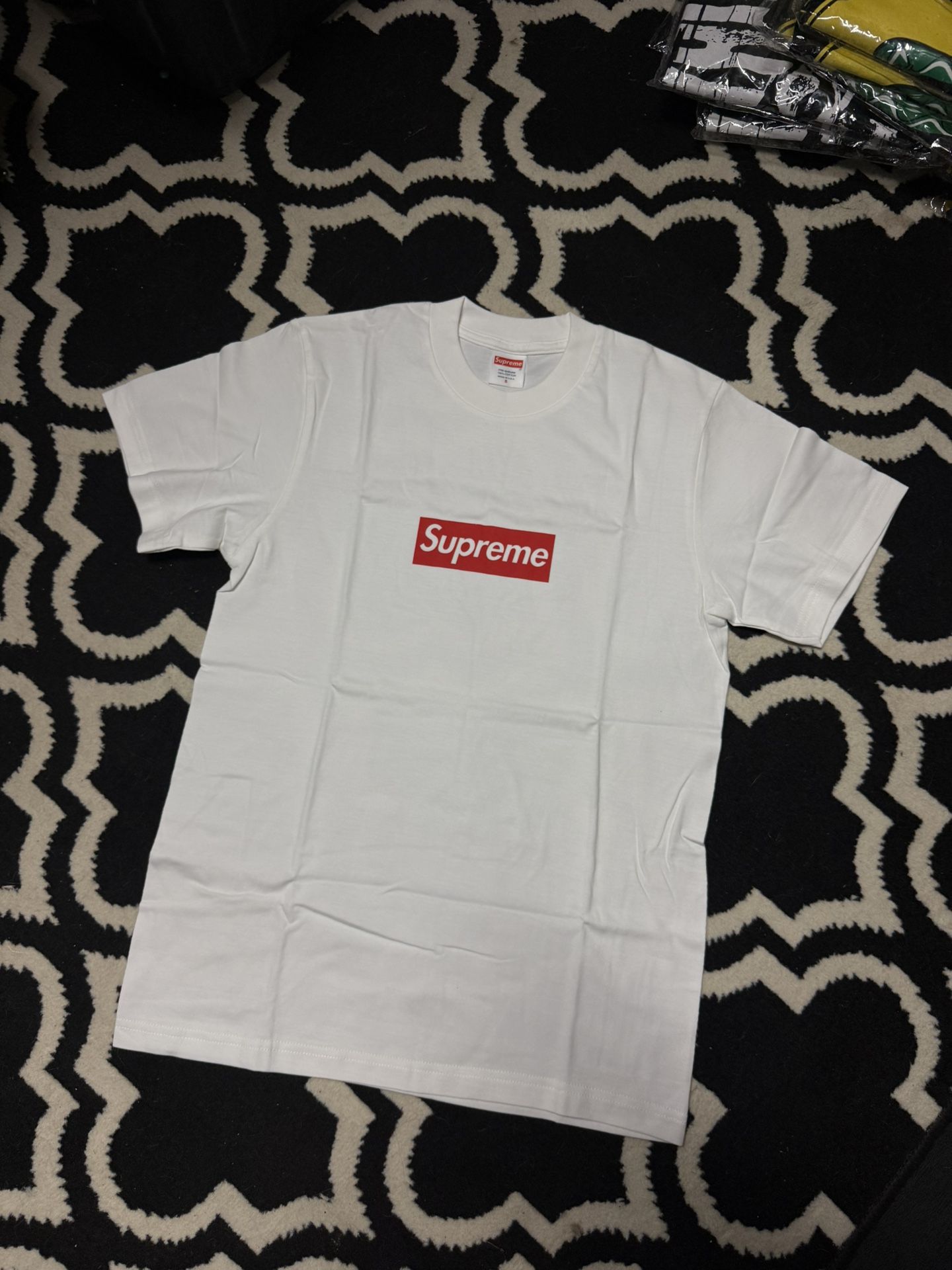 Supreme Red Box Logo Size small