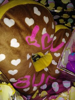 Girl big heart pillow basket