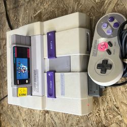 Super Nintendo With Game $130 