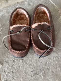 Kids size 3 slippers