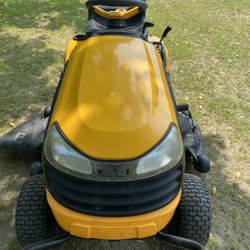 Riding lawnmower