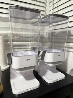 OXO cereal Dispenser