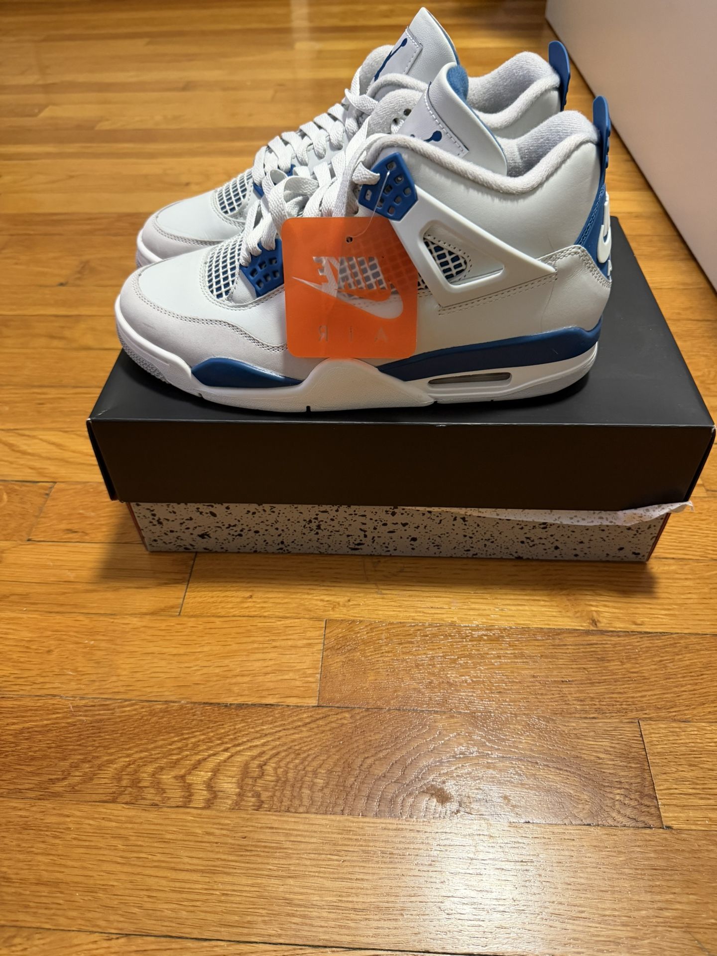 Jordan 4 (military Blue )
