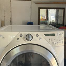 Whirlpool Duet Washer & Gas Dryer Set