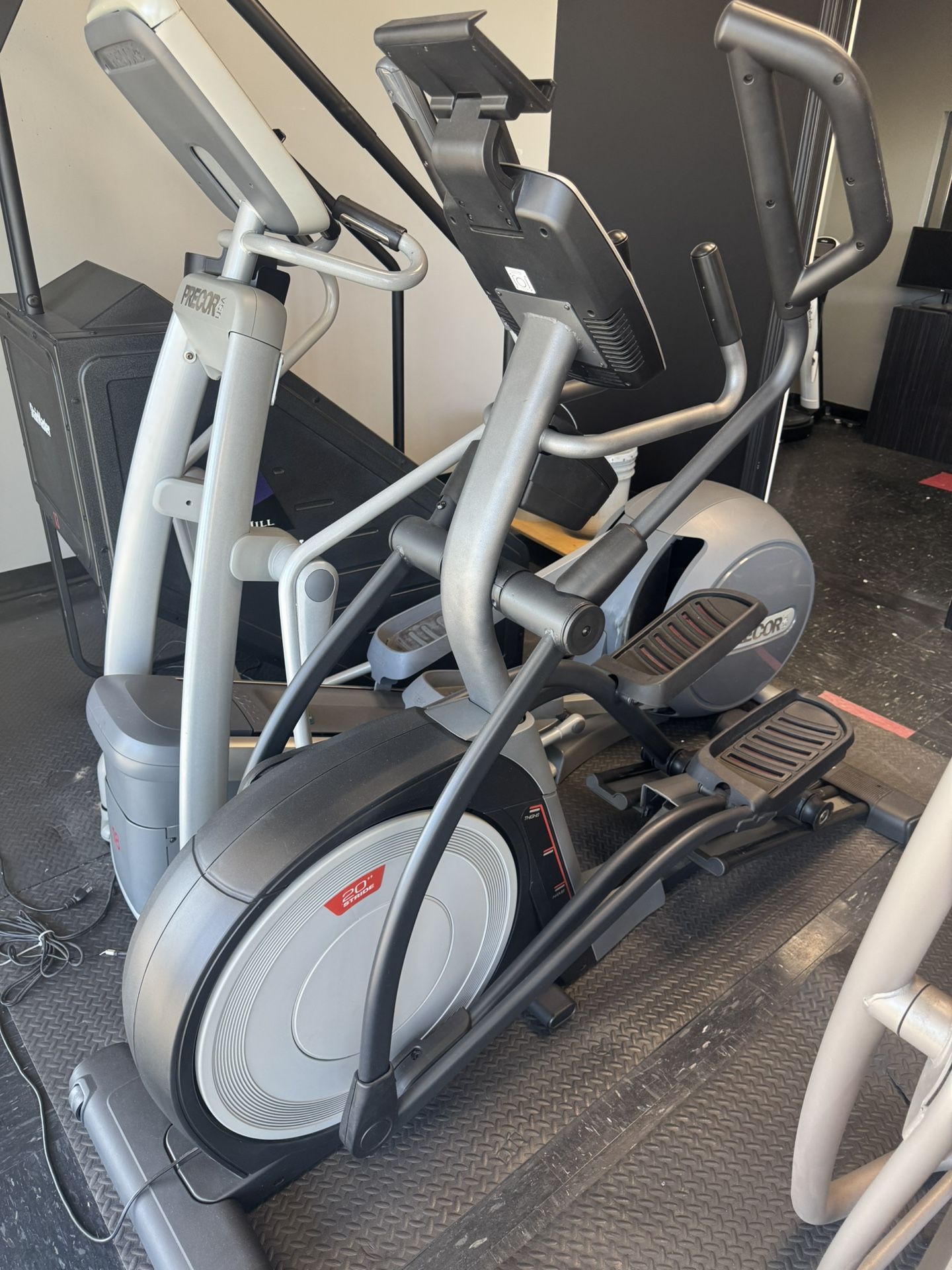 Pro form ELITE Elliptical ($150)