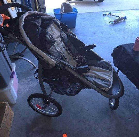 Graco FastAction Fold Jogger Stroller