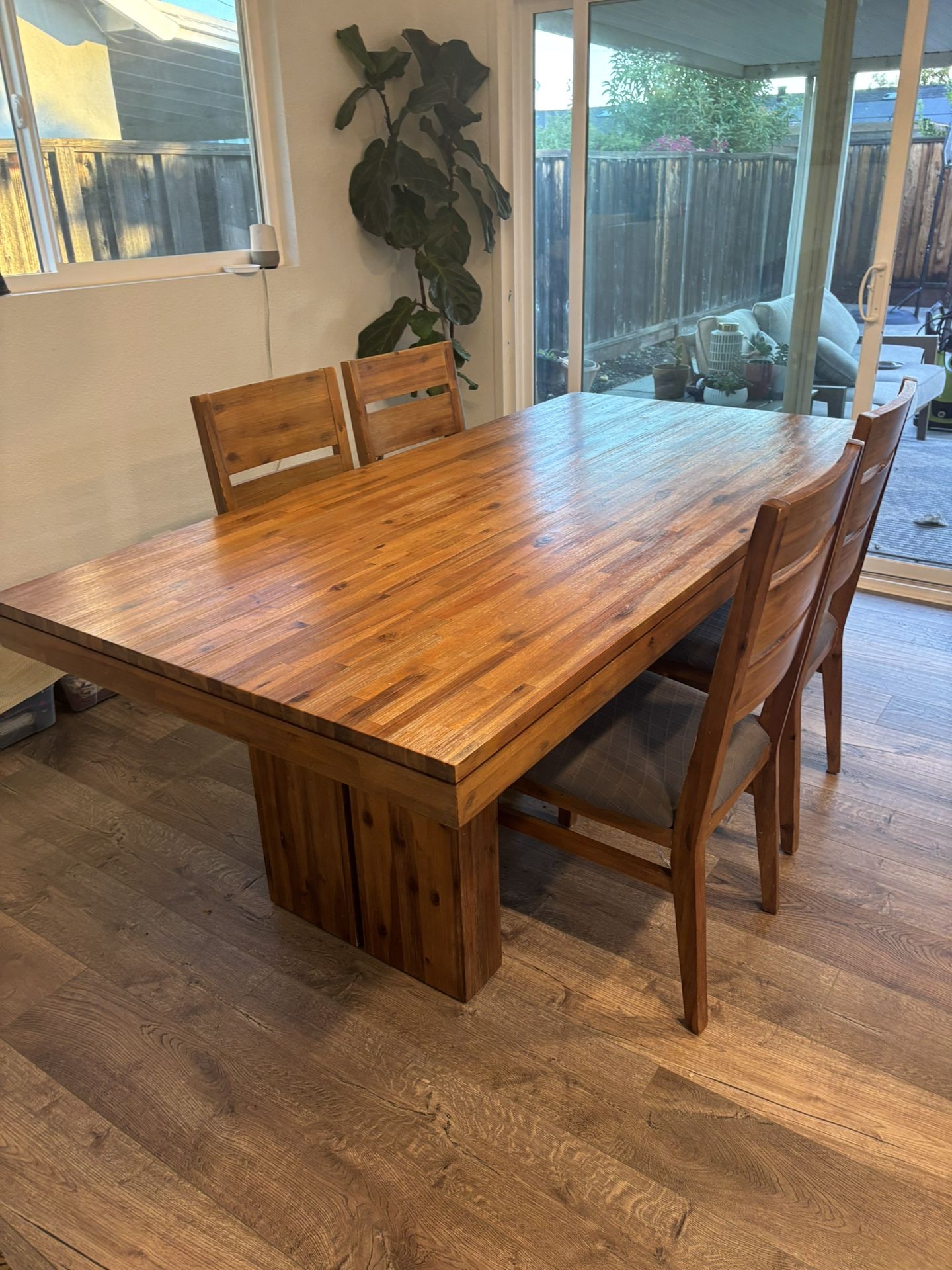Dining table Plus Six Chairs 