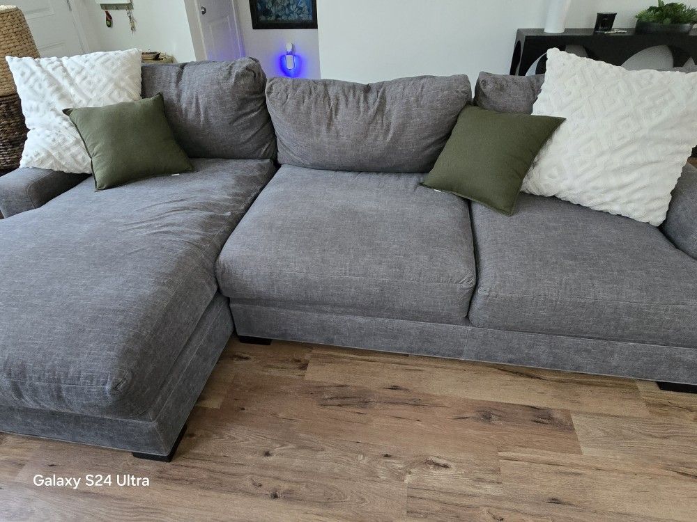 Raymour And Flanigan Sectional Couch