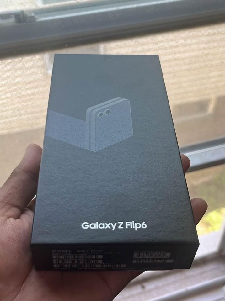 Brand New Samsung Galaxy Zflip 6 Unlocked 