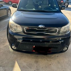 Black Kia Soul 2015