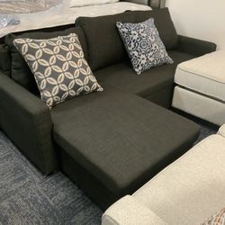 Sectional Chaise ( Green Fabric) Same Day Delivery / No Credit Needed With Us 